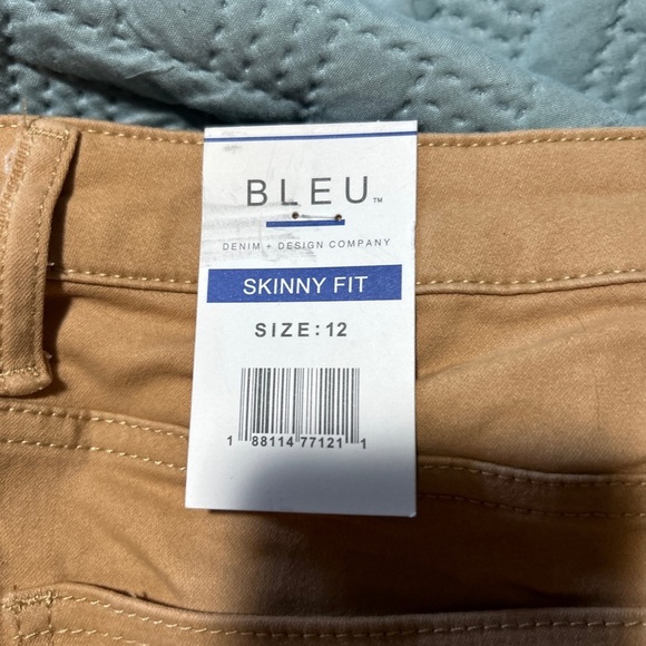 Bleu Denim Design Company Women’s 12 Tan Capris Skinny Fit NWT - Picture 4 of 4